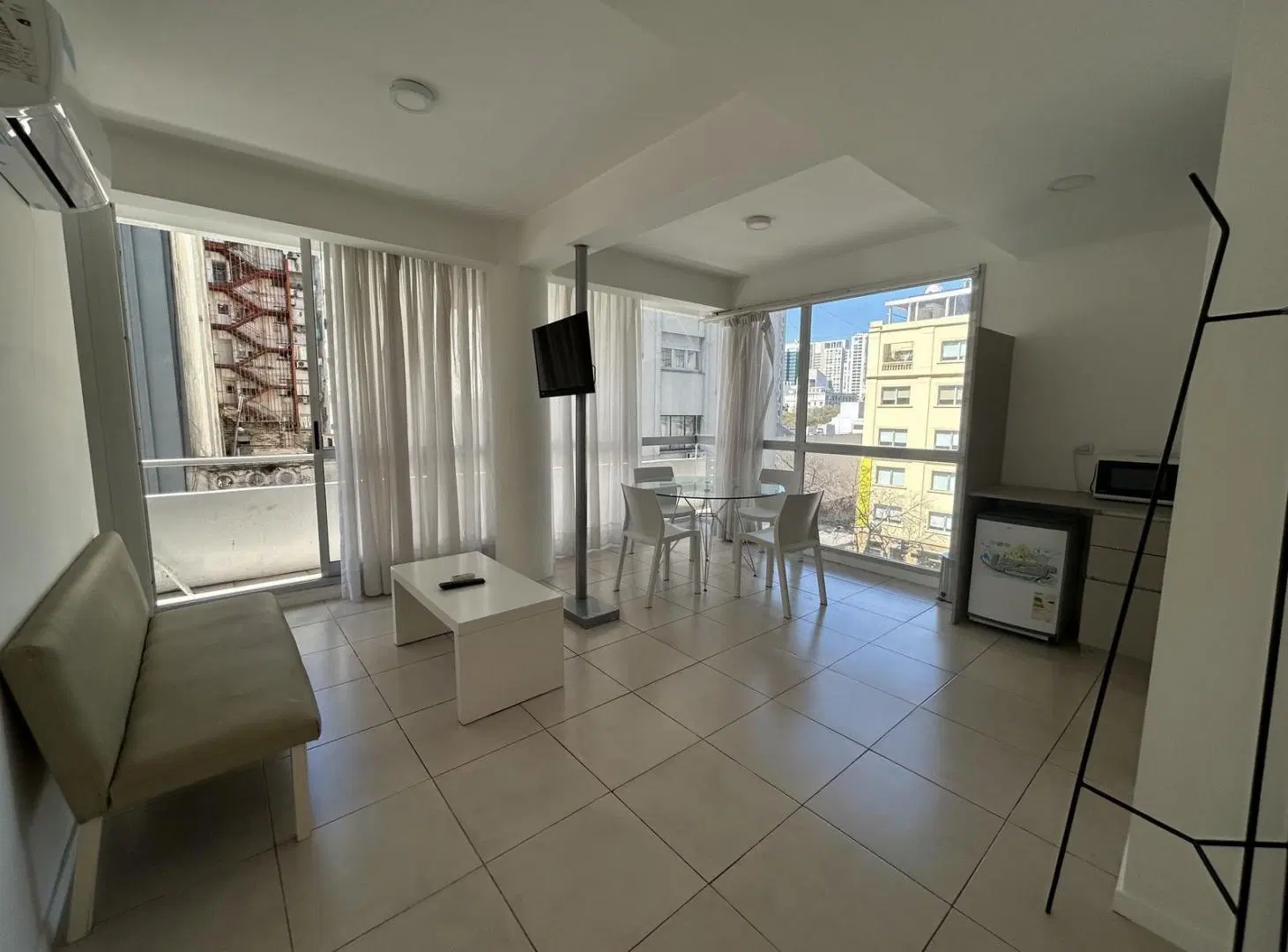 Departamento monoambiente en Monserrat en alquiler 2