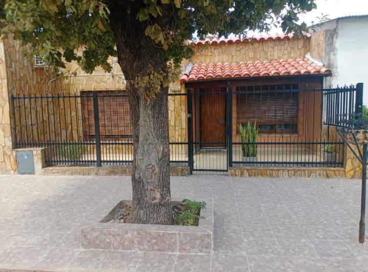 Casa 2 dormitorios en Villa de Mayo Malvinas Argentinas 1