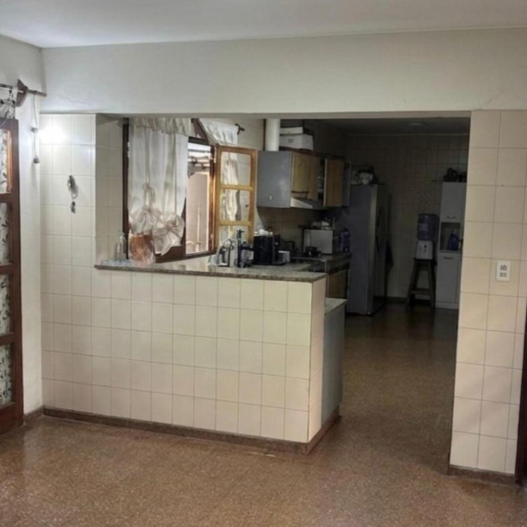 Foto de VENTA | Amplia Casa con Cochera en Ciudad- Mendoza, imagen 3