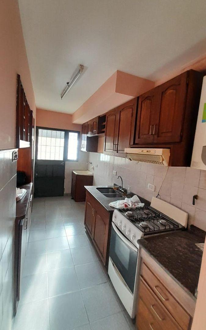 Foto de Departamento en Alquiler /2 dormitorios con patio y cochera en Ciudad, imagen 2