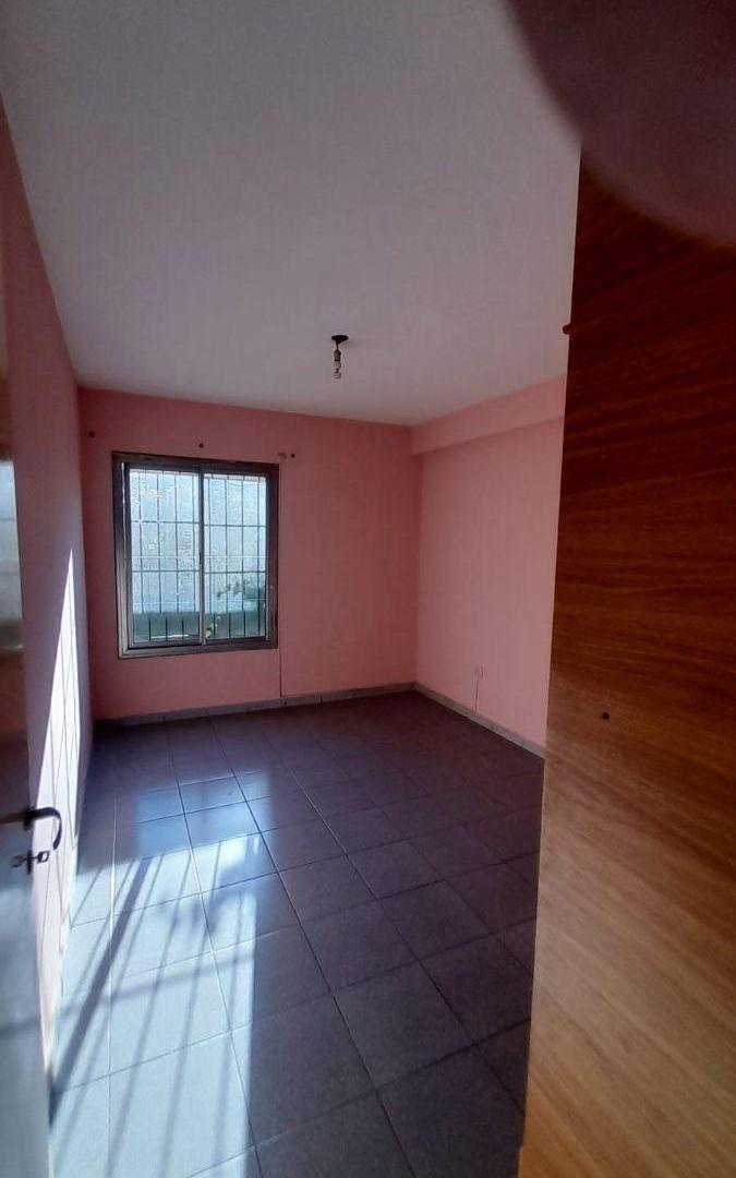 Foto de Departamento en Alquiler /2 dormitorios con patio y cochera en Ciudad, imagen 3