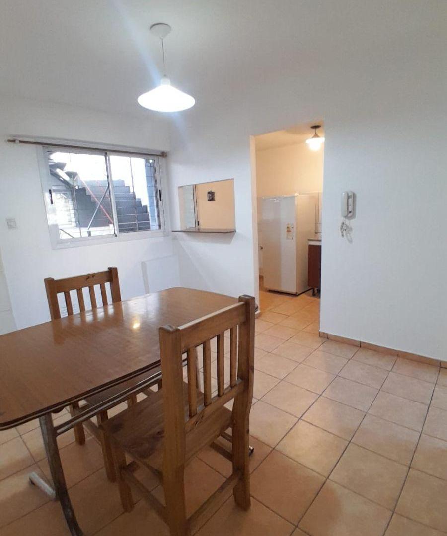 Foto de DEPARTAMENTO EN ALQUILER – CALLE RIOJA, imagen 2