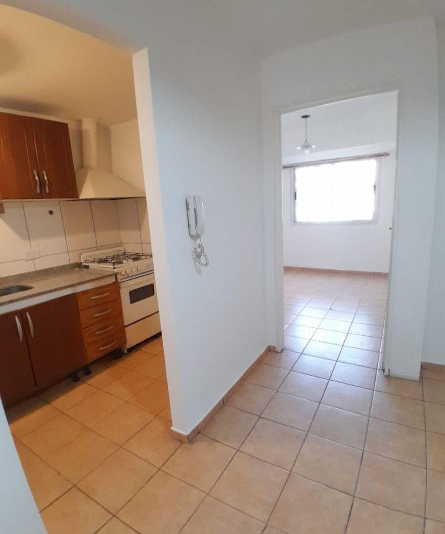 Foto de DEPARTAMENTO EN ALQUILER – CALLE RIOJA, imagen 1