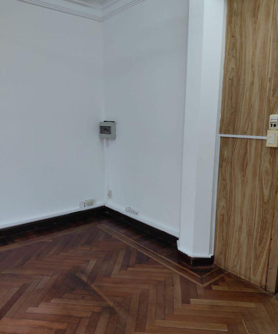Foto de OPORTUNIDAD OFICINA EN PLENO CENTRO !!, imagen 2