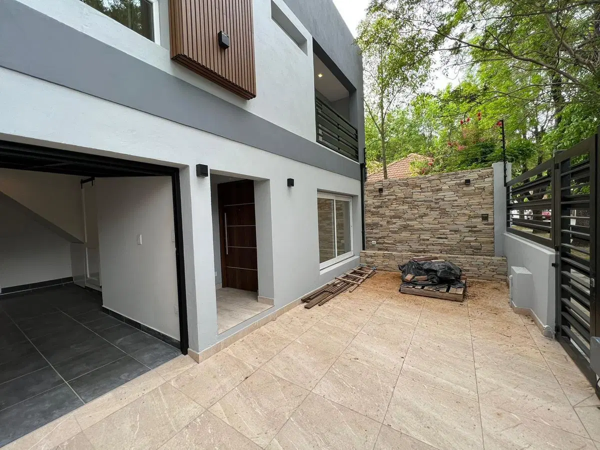 CASA EN ALQUILER - Monte Grande 5