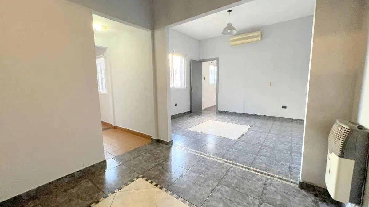 Casa tipo PH de 5 Ambientes en Planta Baja 2 Plantas, 2 Cocheras cubiertas propias, Patio y terraza 5