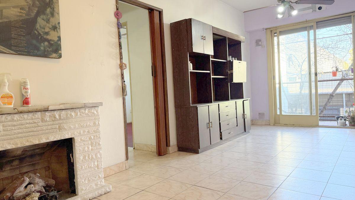 Foto de Departamento de 3 Ambientes - Con detalles - en Monte Castro - Apto, imagen 3