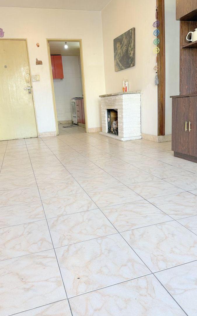Foto de Departamento de 3 Ambientes - Con detalles - en Monte Castro - Apto, imagen 4