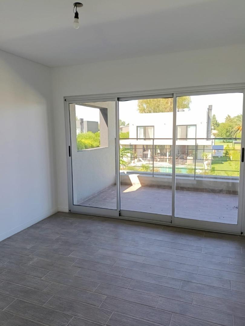 Casa en Venta Country Las Golondrinas Hudson Berazategui 4