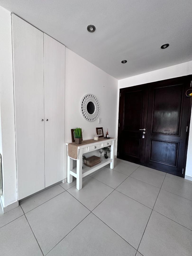Casa en Venta 6 Ambientes en Las Golondrinas, Hudson 1