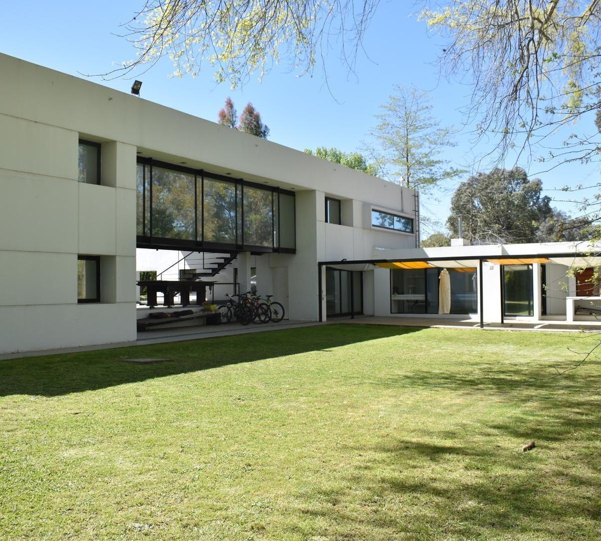 Casa en Venta en Abril Club de Campo 5
