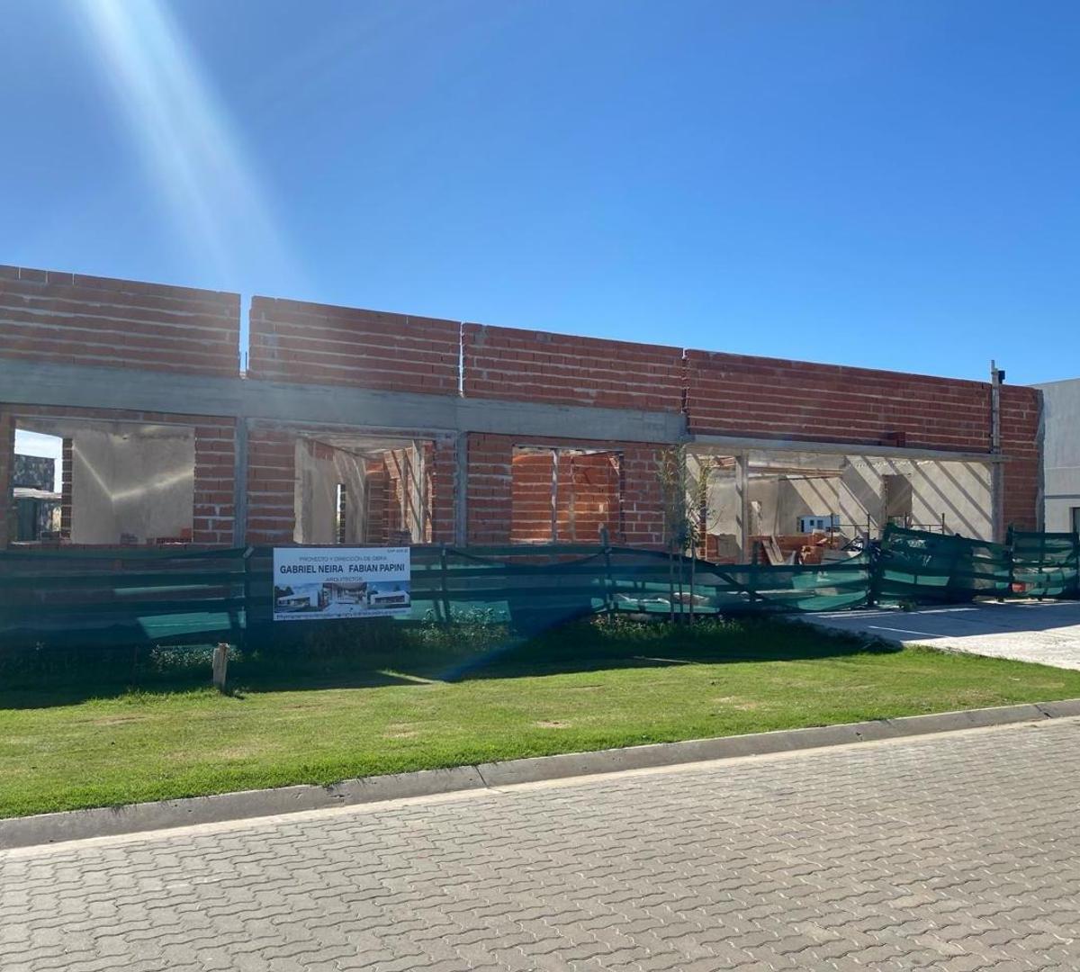 Casa en Construccion en El Barrio Magallanes 3