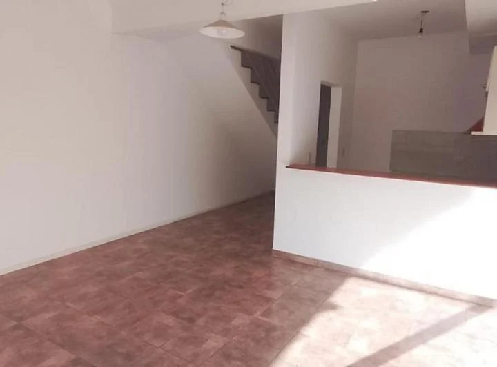 Duplex en Alquiler Cruce Varela 2