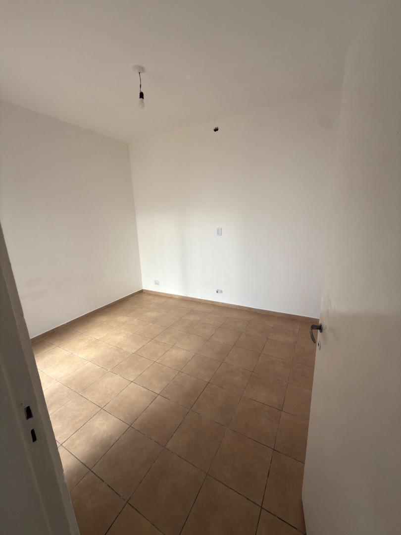 Foto de Departamento 2 ambientes Alquiler Berazategui, imagen 2