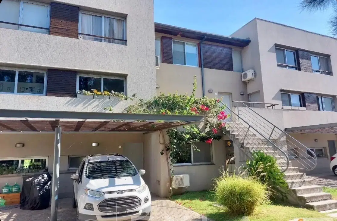 Departamento Dúplex  en Alquiler en Lago Escondido, Nordelta, Tigre 2