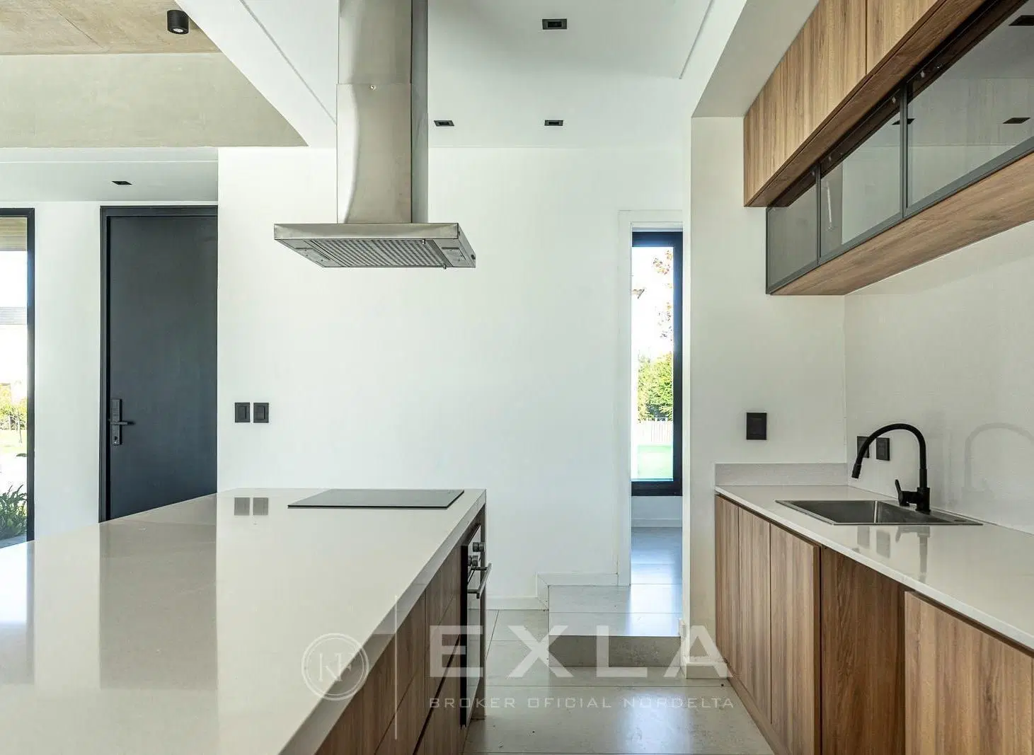 Moderna casa en Tipas – lote en esquina - 3 suites 2