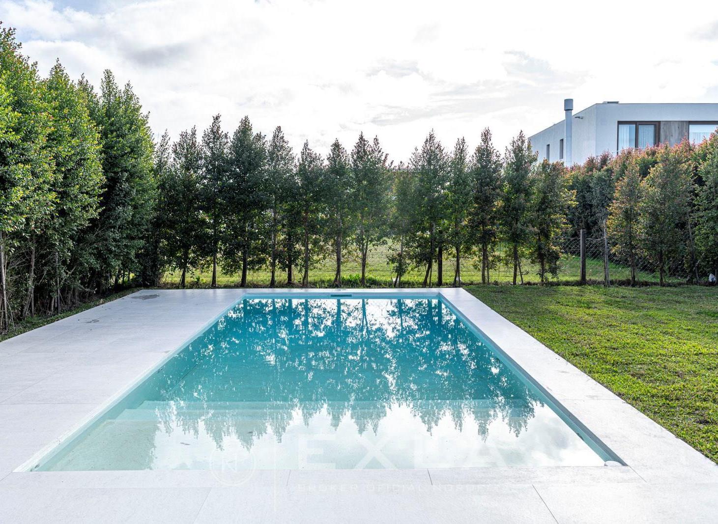 Foto de Casa a estrenar en Castaños – Hormigón visto, grandes ventanales y, imagen 1