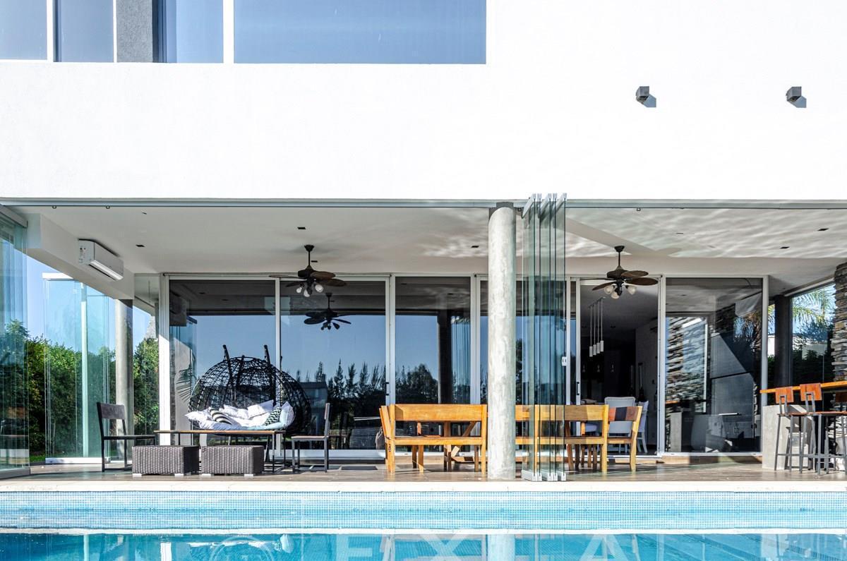 Foto de Casa al río con 4 suites, pileta y muelle en El Yacht, Nordelta, imagen 4