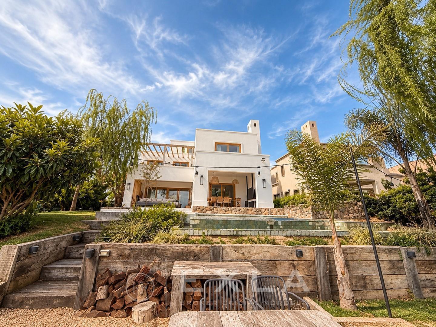 Foto de Casa en Venta en Carpinchos, Nordelta, Tigre, imagen 1