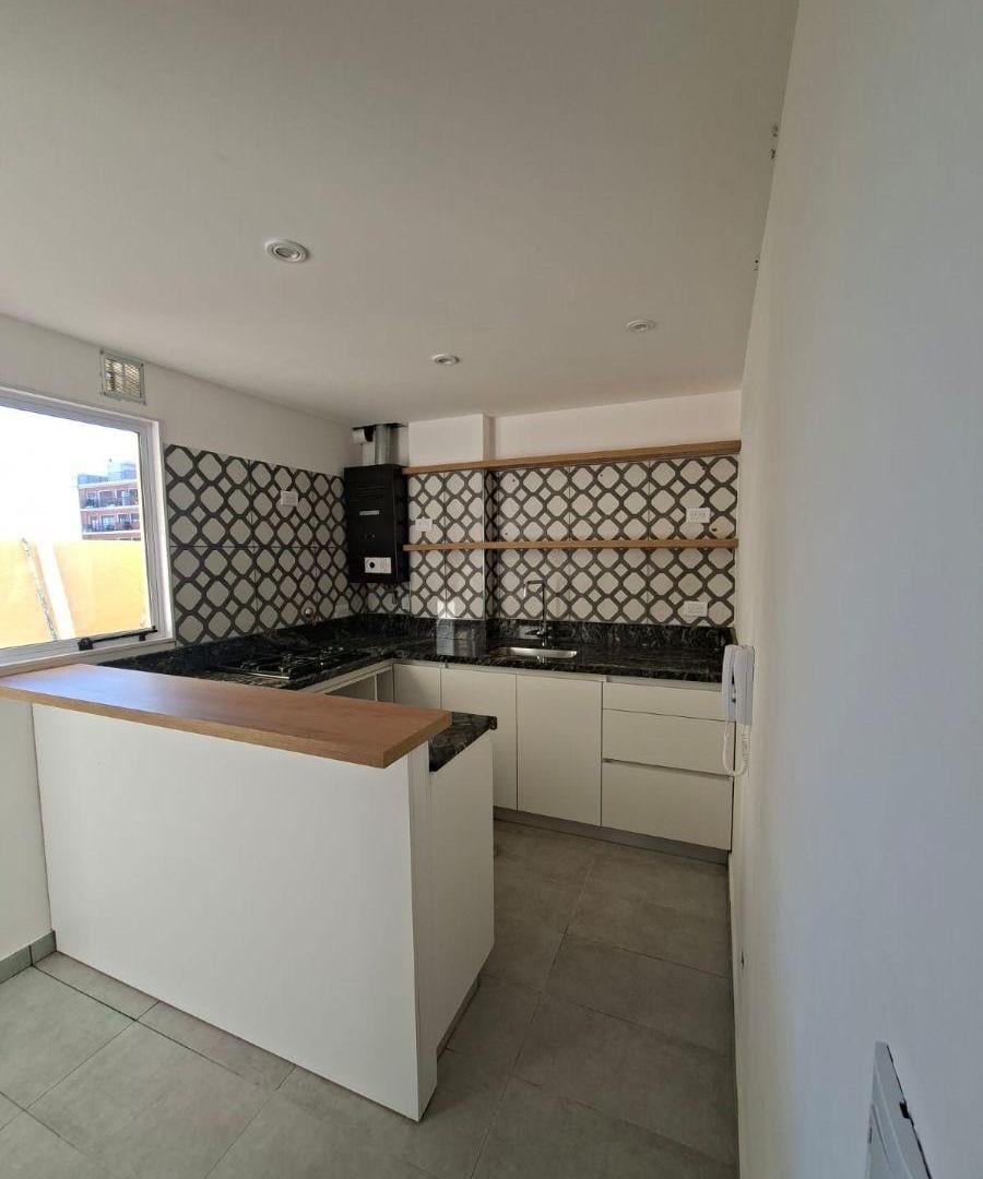 Foto de Departamento en alquiler calle 7 y 41 La Plata, imagen 3