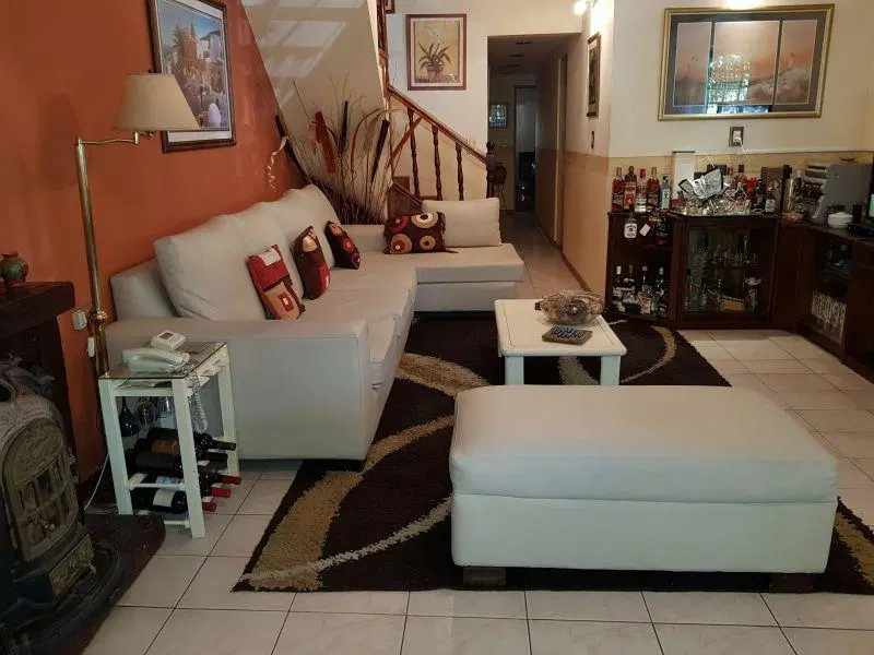 Casa 4 ambientes. | PUNCHAUCA al 100 2