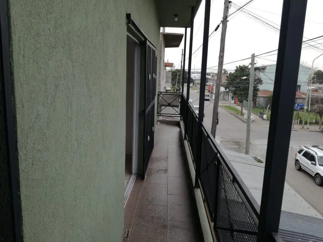 Casa 4 ambientes. | ZINNY al 4700 2