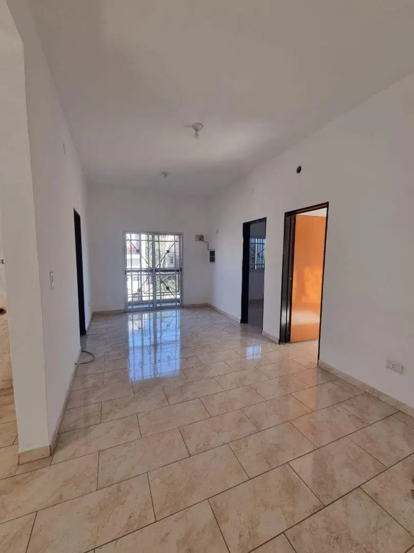 Casa 4 ambientes. | ZINNY al 4700 1
