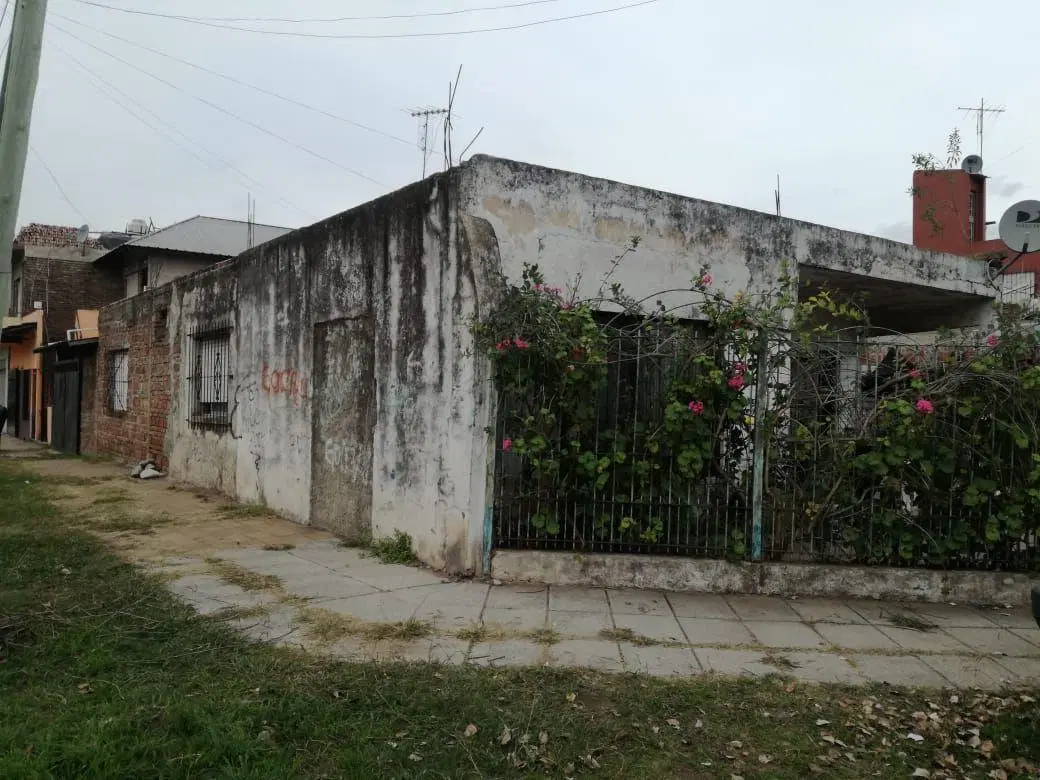 Casa 4 ambientes. | Lacar al 6300 2
