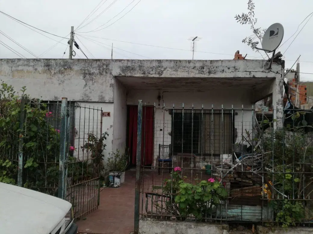 Casa 4 ambientes. | Lacar al 6300 1