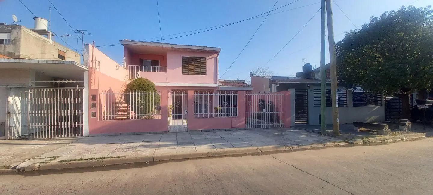 Casa 3 ambientes. | HERTZ, ENRIQUE al 2800 2