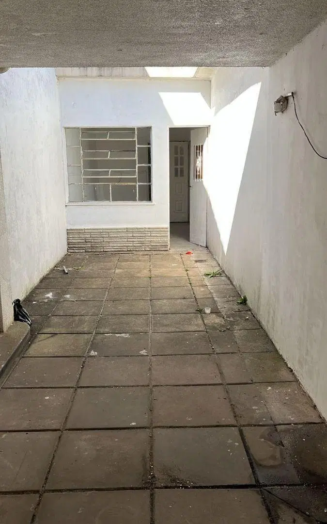 Venta- CASA 501 e/ 16 y 17- MANUEL B. GONNET 4