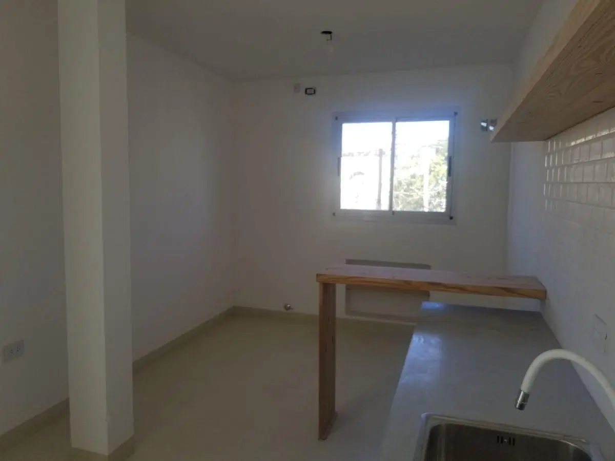 VENTA-Calle 1 y 37. Departamento c/terraza propia 5