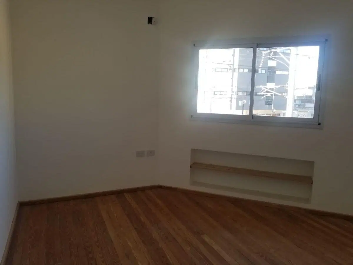 VENTA-Calle 1 y 37. Departamento c/terraza propia 4