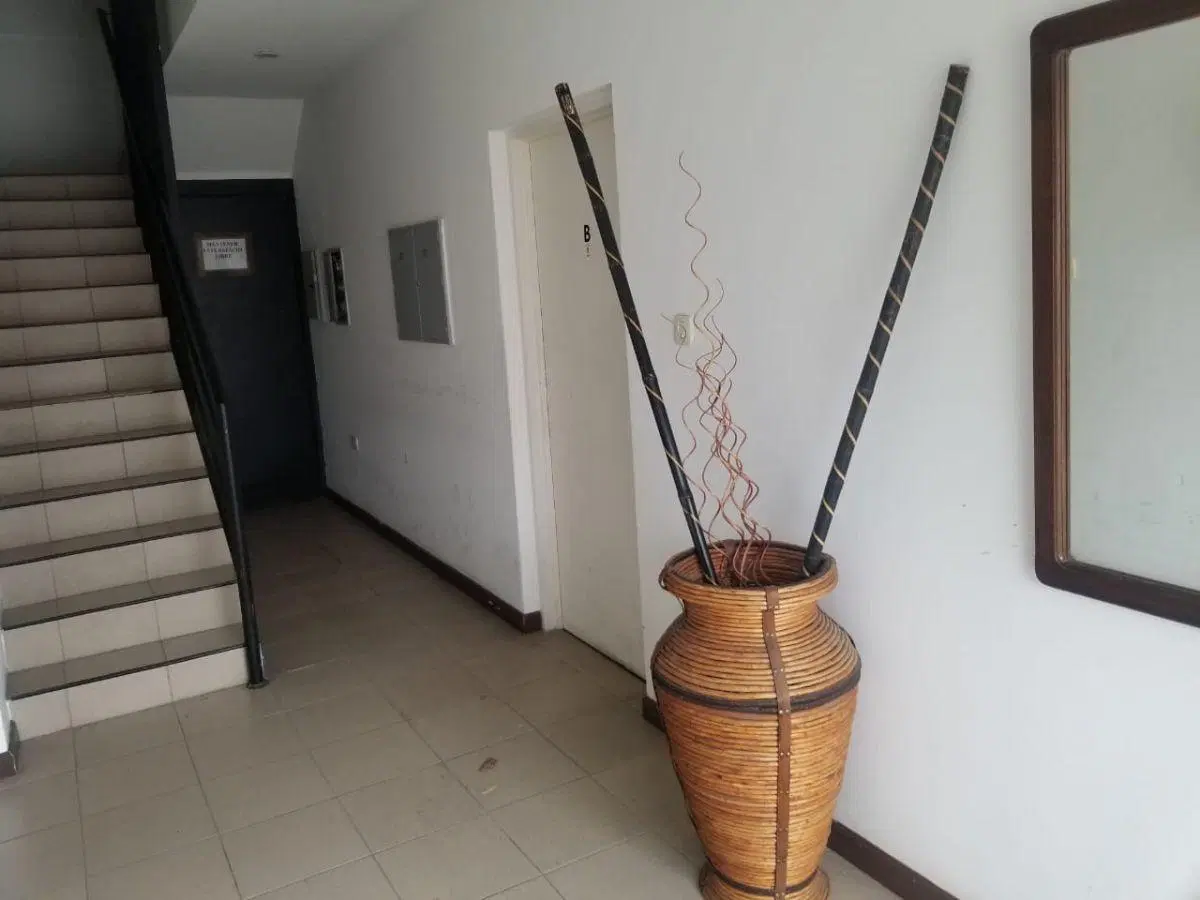 ALQUILER – Monoambiente con balcón – 67 e/ 4 y 5 2