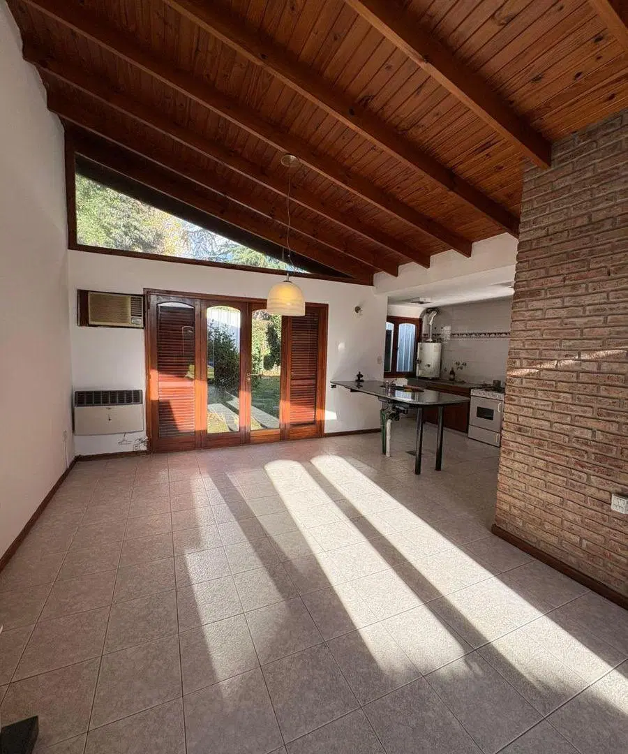 Venta- Casa con Departamento Multifuncional -Calle 504 y 18 bis-Manuel B Gonnet 4