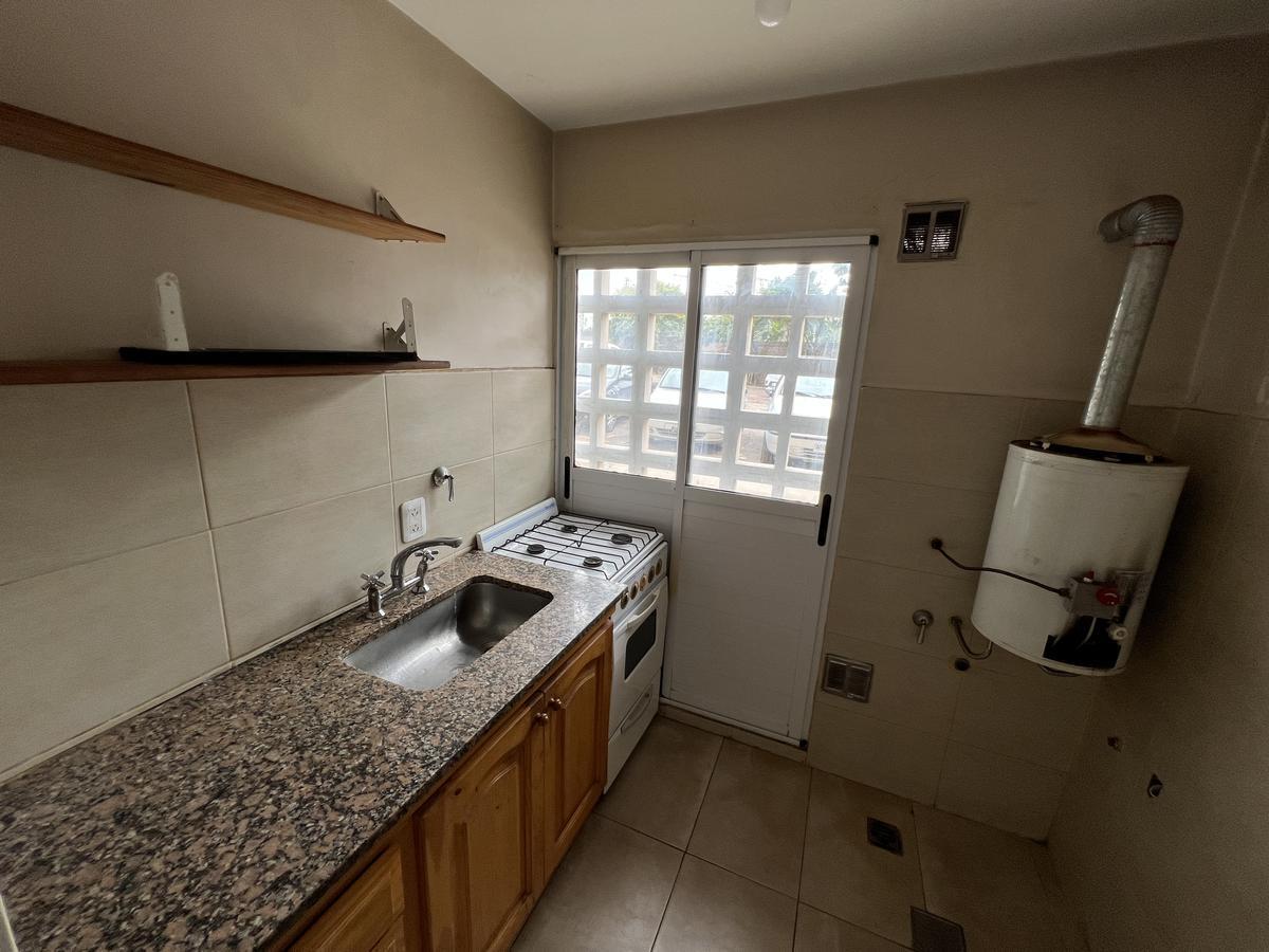 Foto de Departamento en alquiler en Condarco, Temperley, imagen 2