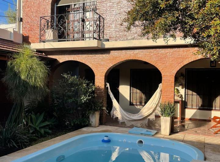 CASA EN VENTA EN BURZACO