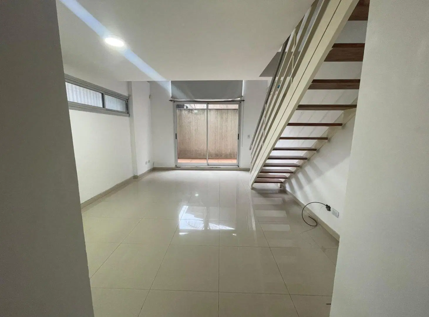 DEPARTAMENTO EN ALQUILER EN BANFIELD 1