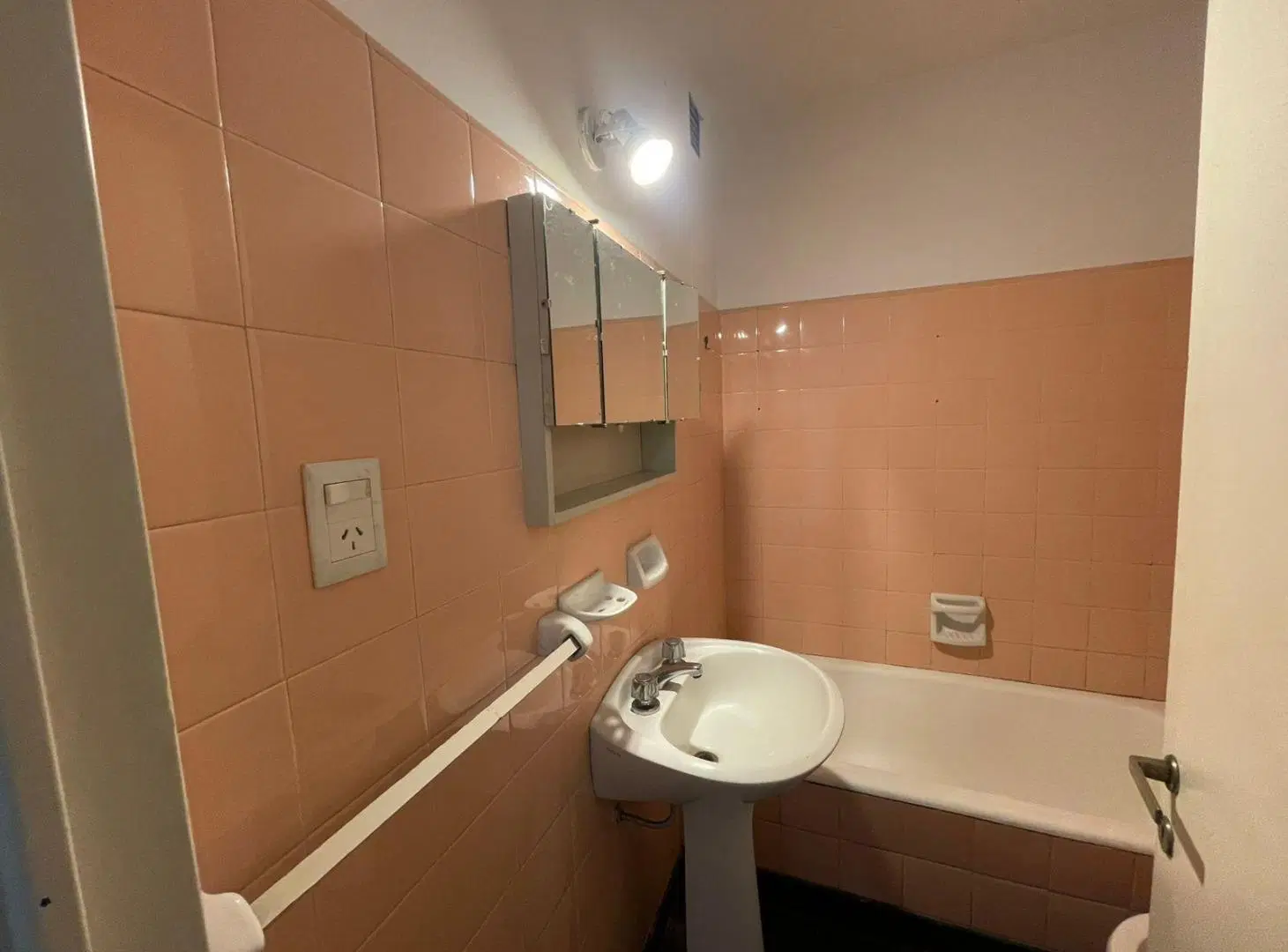 DEPARTAMENTO EN ALQUILER EN ADROGUÉ 5