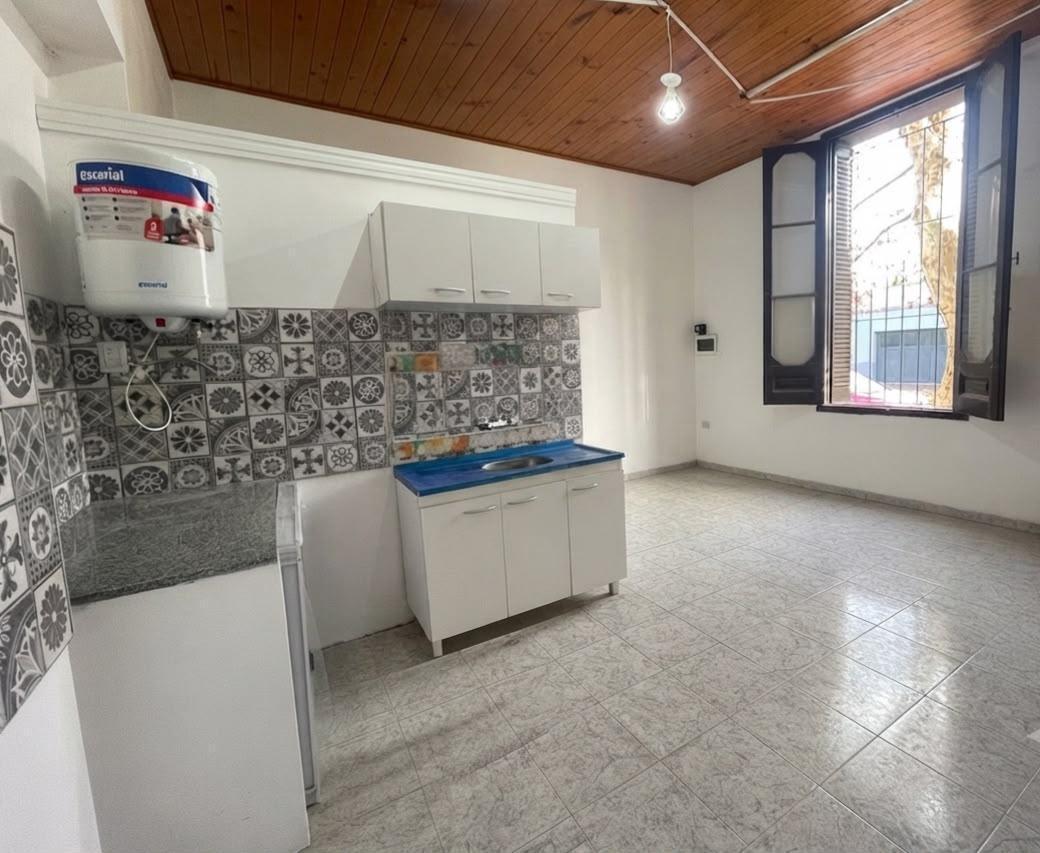 Foto de DEPARTAMENTO MONOAMBIENTE EN ALQUILER EN JOSÉ MARMÓL, imagen 5
