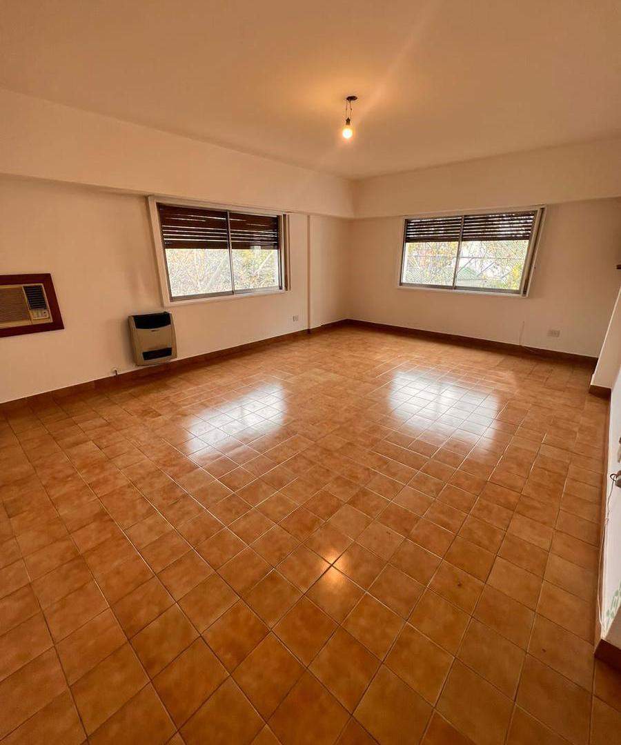 Foto de Departamento en alquiler en Adrogué, imagen 1