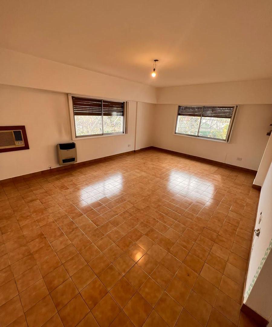 Foto de Departamento en alquiler en Adrogué, imagen 2