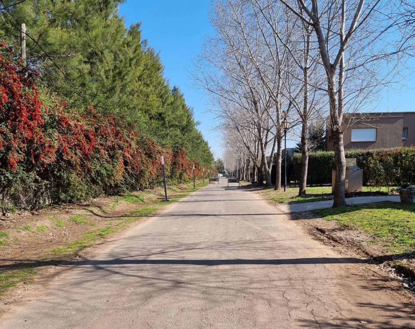 Venta Terreno Country Cerrado Los Pasos 1 con ingreso al Jockey Club