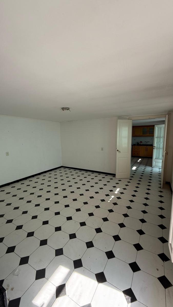 Venta 2 Casas Muy Amplias de 2 Dorm. con Cocheras y Patio en Nansen 686 5
