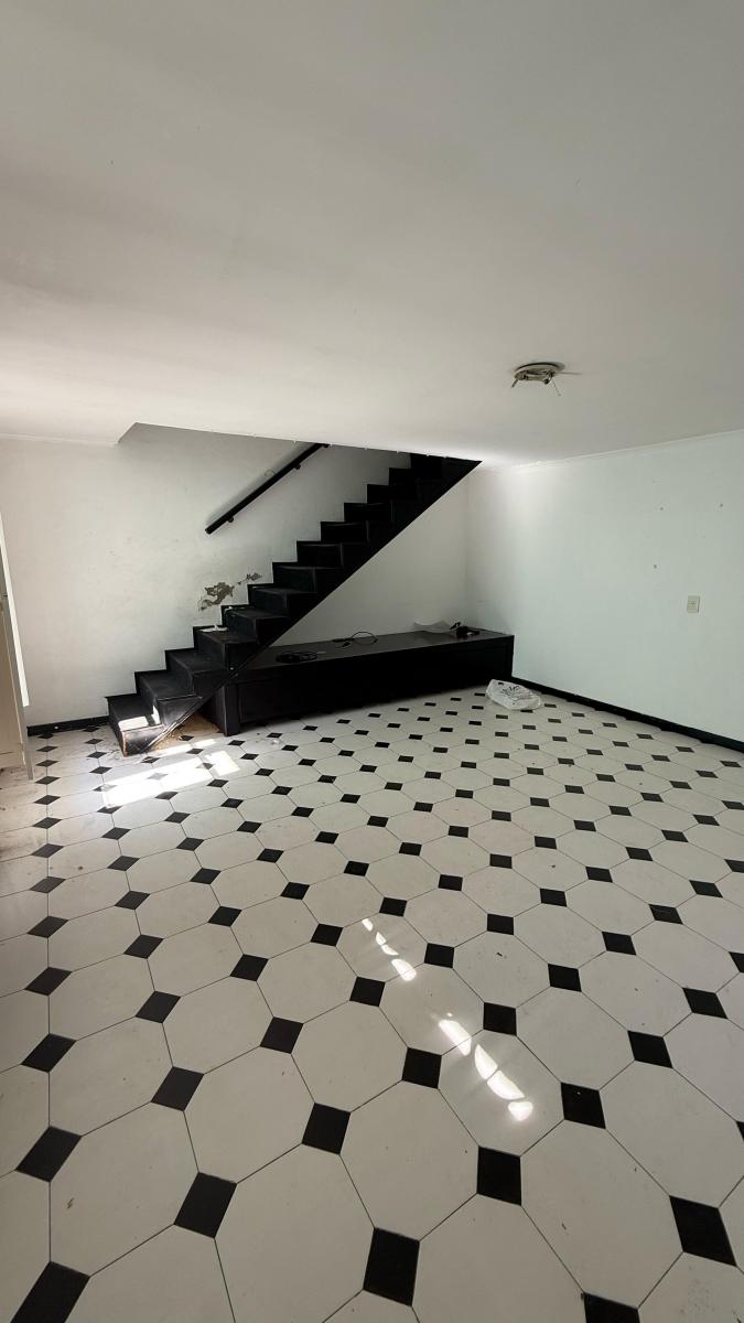 Venta 2 Casas Muy Amplias de 2 Dorm. con Cocheras y Patio en Nansen 686 3