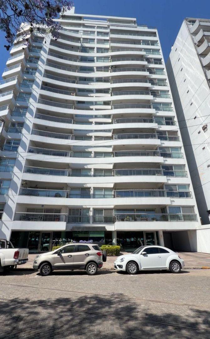 VENTA DEPARTAMENTO 3 DORMITORIOS, CALIDAD LATTUCA, PRIMERA LINEA DEL RIO 205 M2 EXCLUSIVOS MAS 36M2