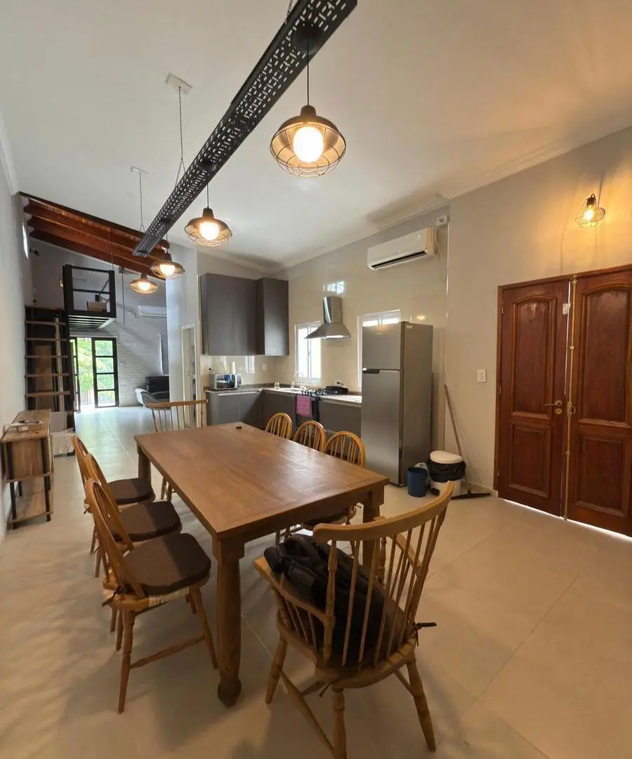 DUPLEX EN VENTA 2 dormitorios 3 baños + 1 ambiente apto para local comercial 3