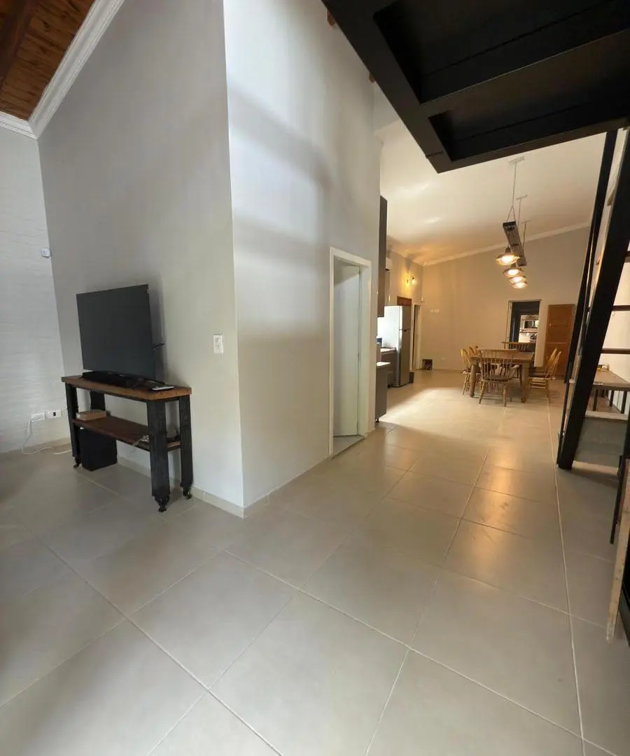 DUPLEX EN VENTA 2 dormitorios 3 baños + 1 ambiente apto para local comercial 2
