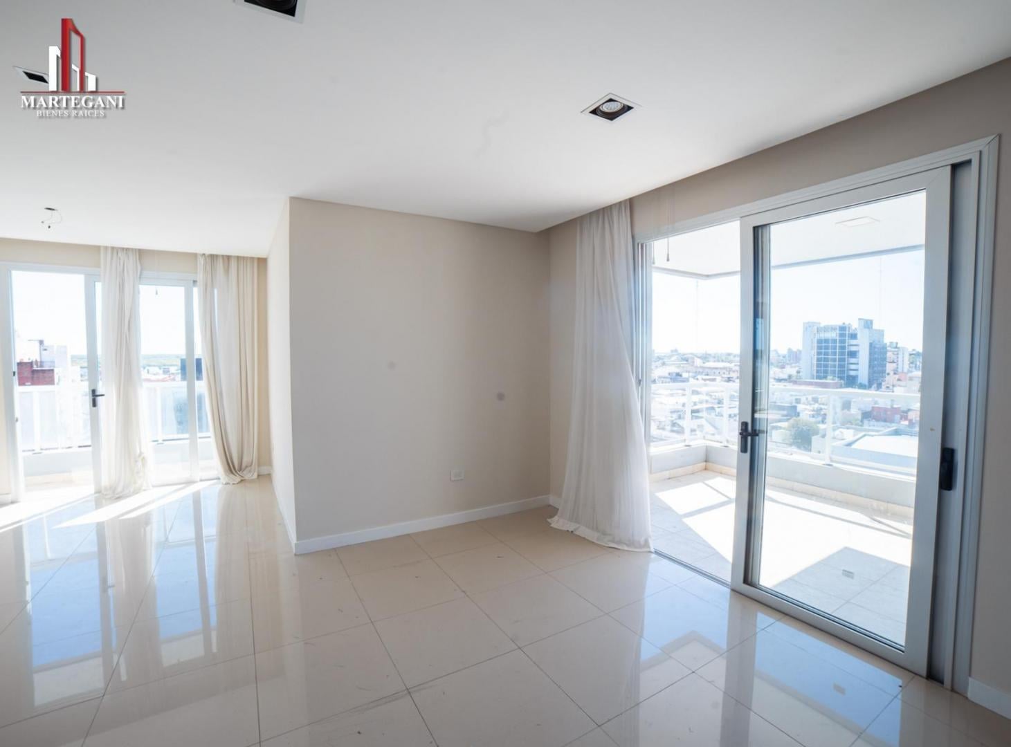 Dúplex 3 Dormitorios, 175 m², Vistas Panorámicas, Cochera, Corrientes Capital