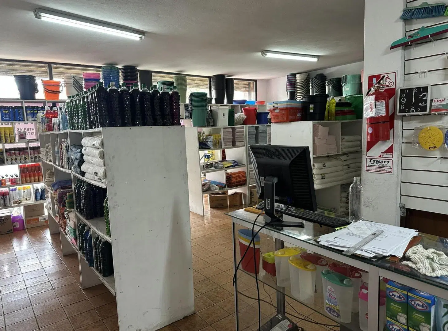 Venta Galpón con oficinas y salón comercial a metros Av Patria 1